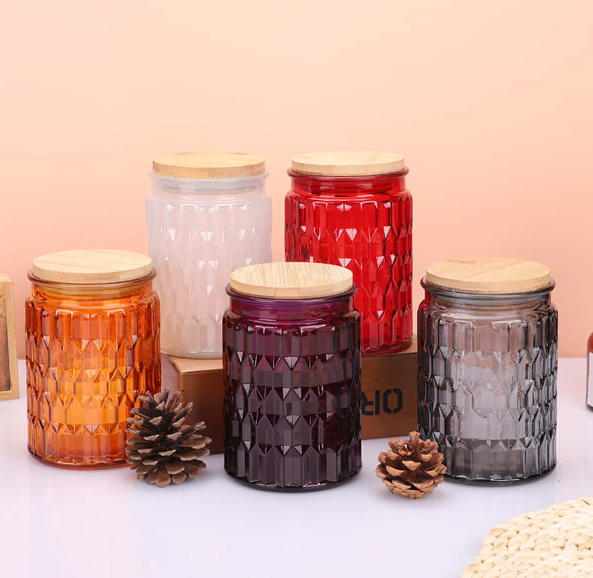 Luxury glass candle jars with diamond pattern and bamboo lid