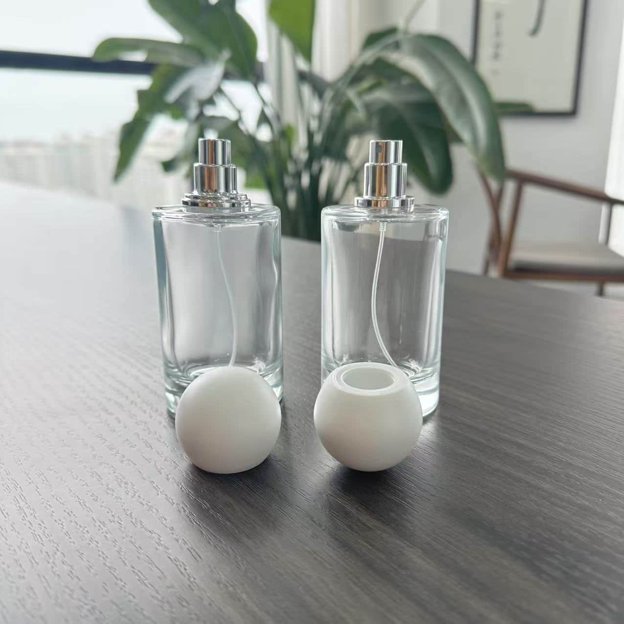 perfume bottle with magnetic cap separately